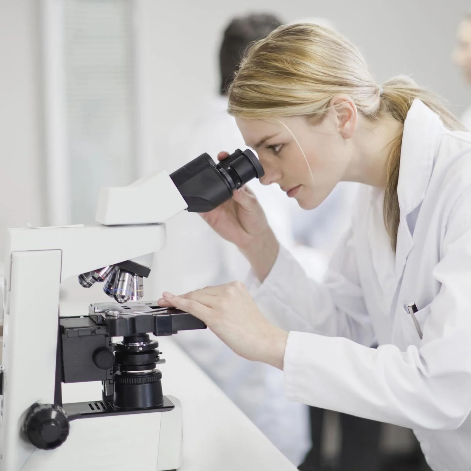 100 sztuk wstępnie oczyszczonych szkiełek do obiektów, 200 sztuk szkiełek osłonowych, mikroskopów z 4 kroplomierzem, do laboratorium, biologii, nauki, nauki